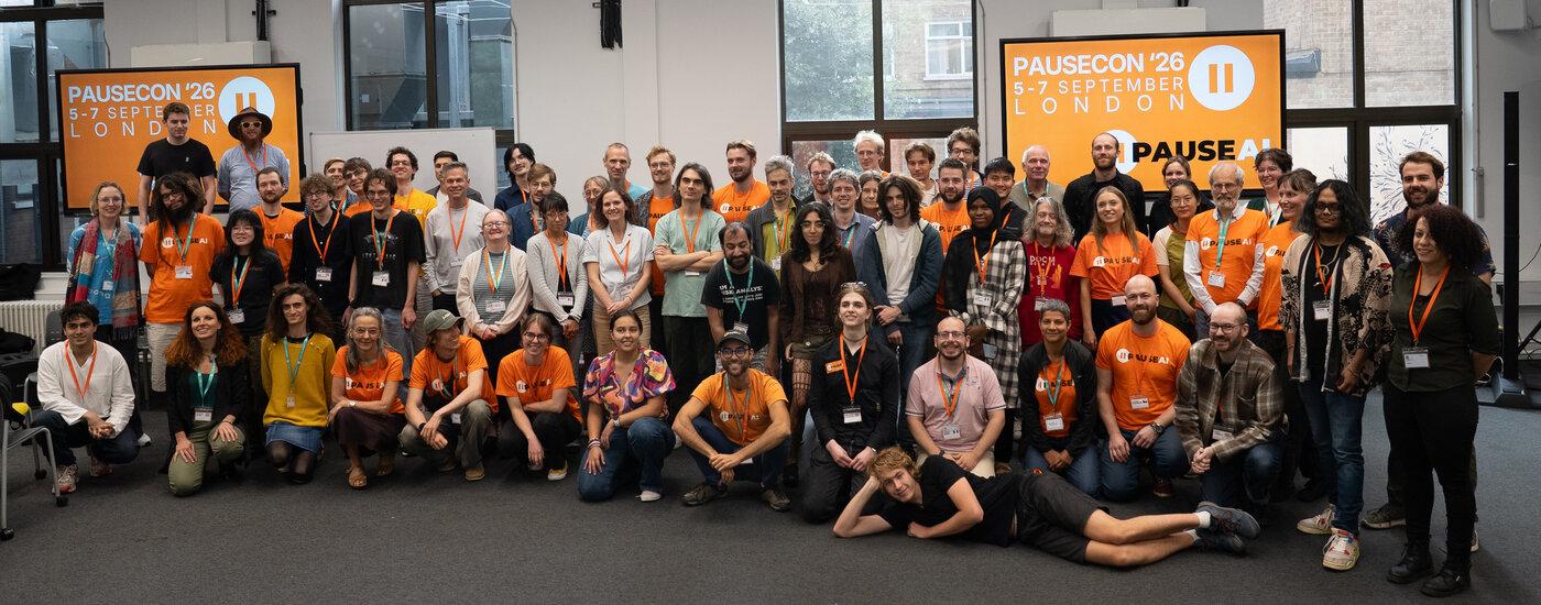 PauseCon London attendees gathered for a group photo